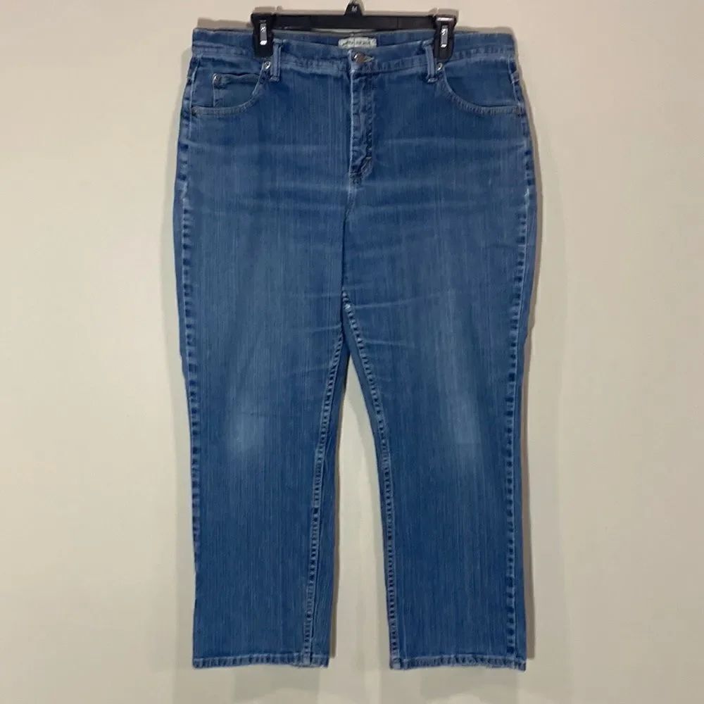 Plus Size Relaxed Jeans By Riders. Size 18P.